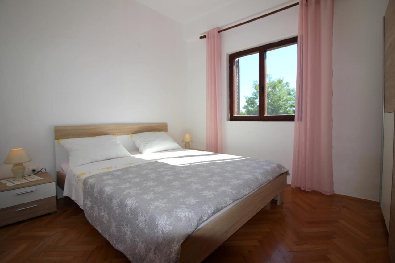 Apartment Liliana Near Beach 波雷奇 外观 照片